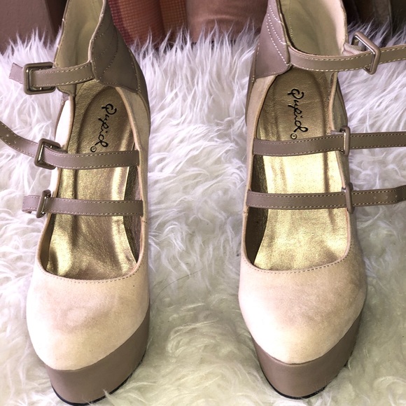 Strappy heels with platform - Picture 1 of 8